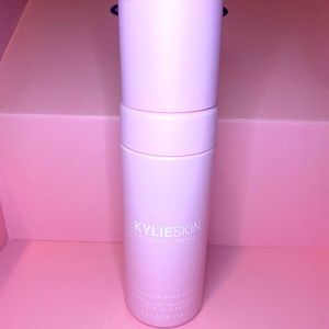 Kylie Skin Foaming Face Wash